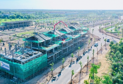 The topping out ceremony of the Camellia villa 